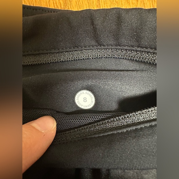 Lululemon Black Camo Speed Up Shorts Size 8 Tall - Picture 9 of 9